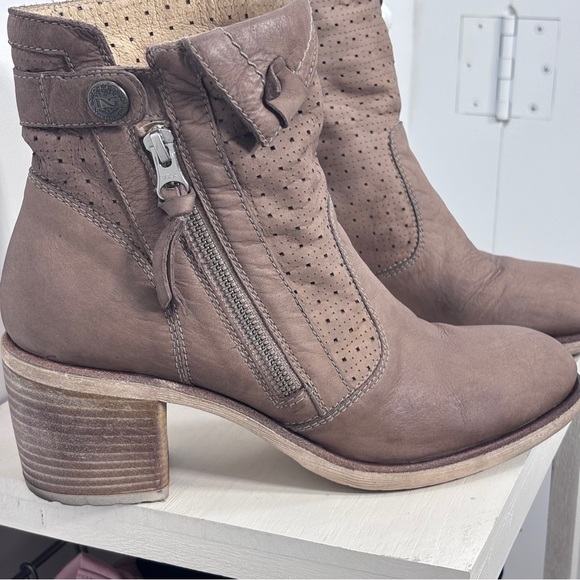 Nero Giardini Leather Taupe Brown Ankle Boots Size 39 US 8.5-9 Made in Italy - Picture 1 of 8